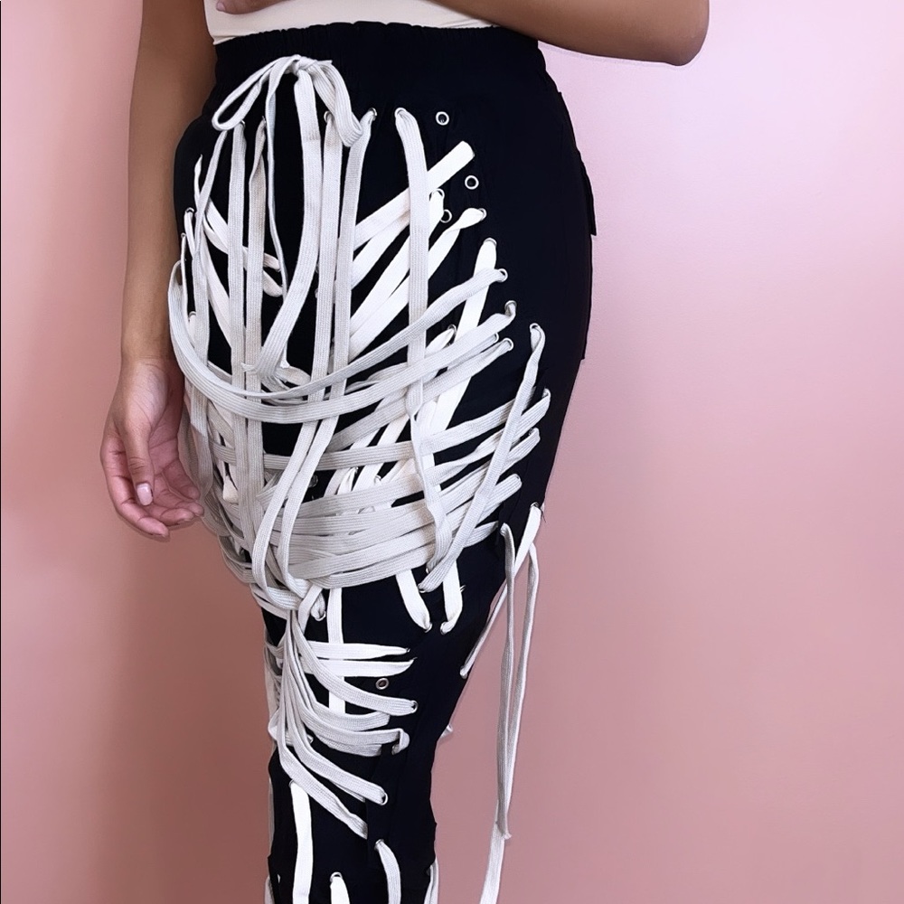 String pants - Picture 2 of 6